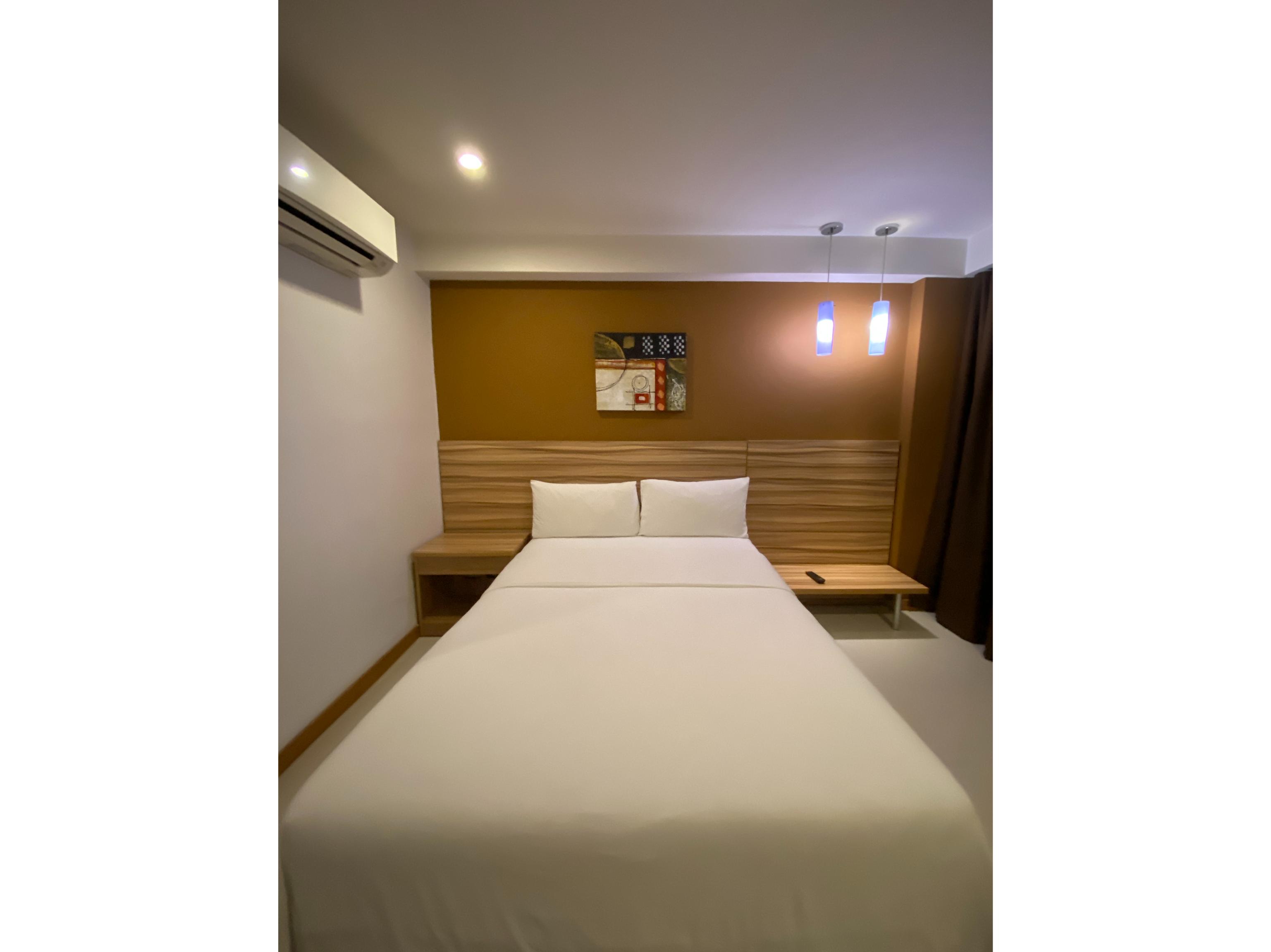 Guijo Suites Makati Макати Экстерьер фото